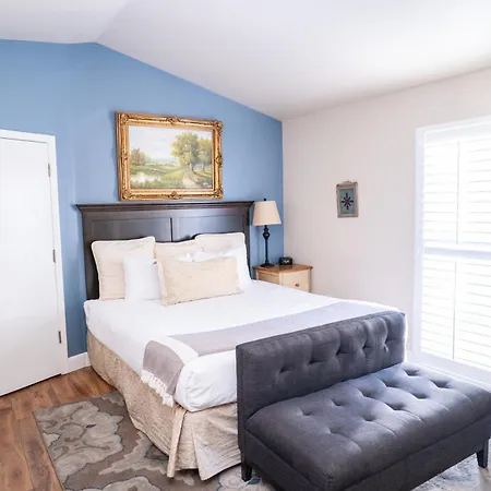 Grass Valley Courtyard Suites-3
